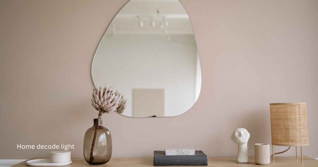 Should a living room have a mirror?